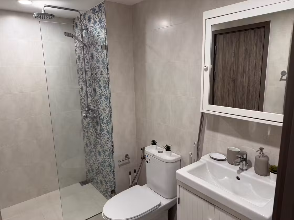 Bathroom in apartment C406, photo 3