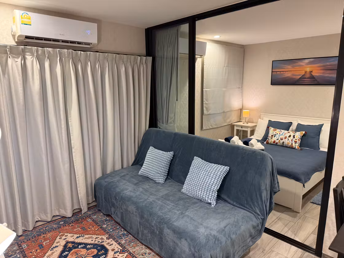 Living room in apartment C406, photo 4