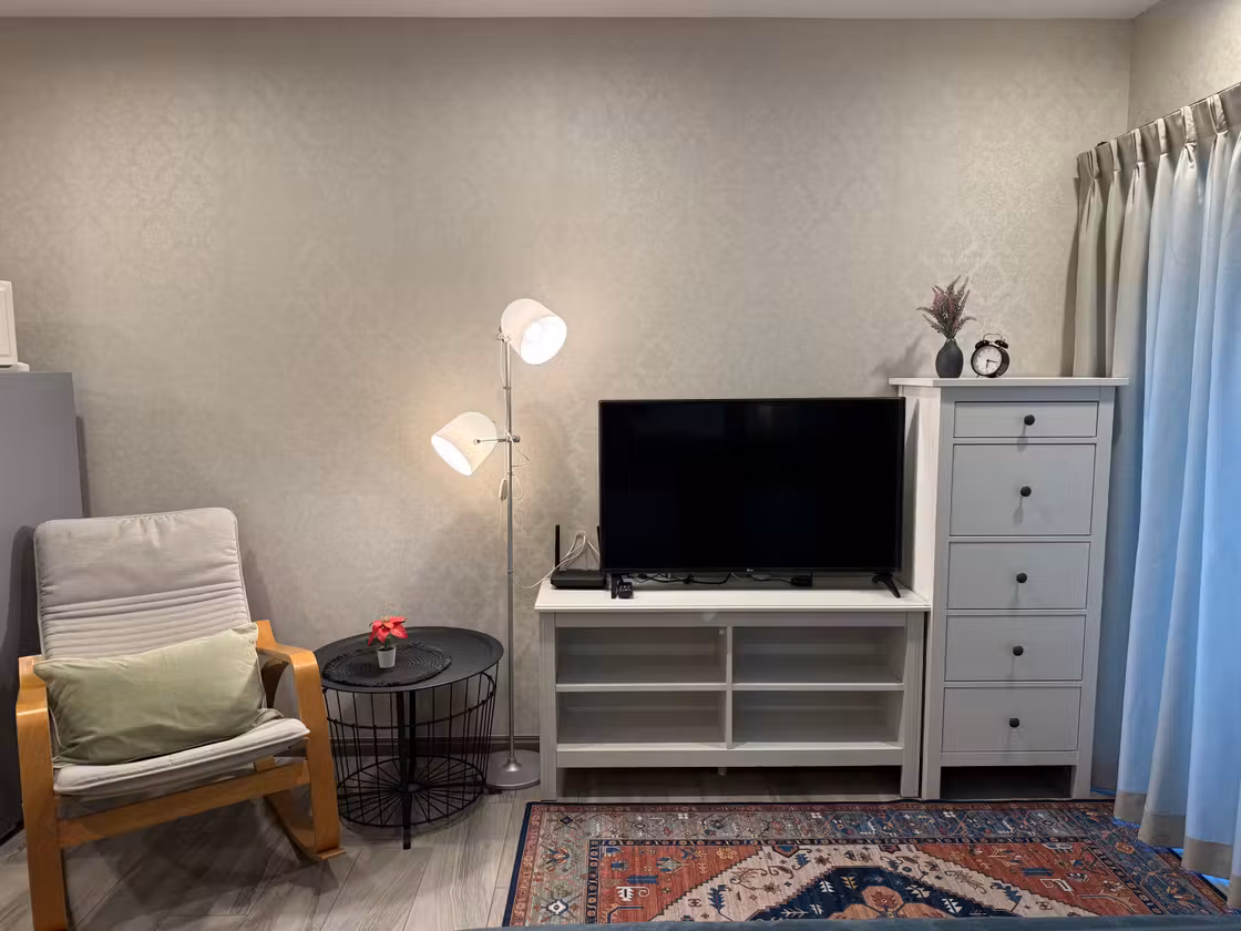 Living room in apartment C406, photo 3